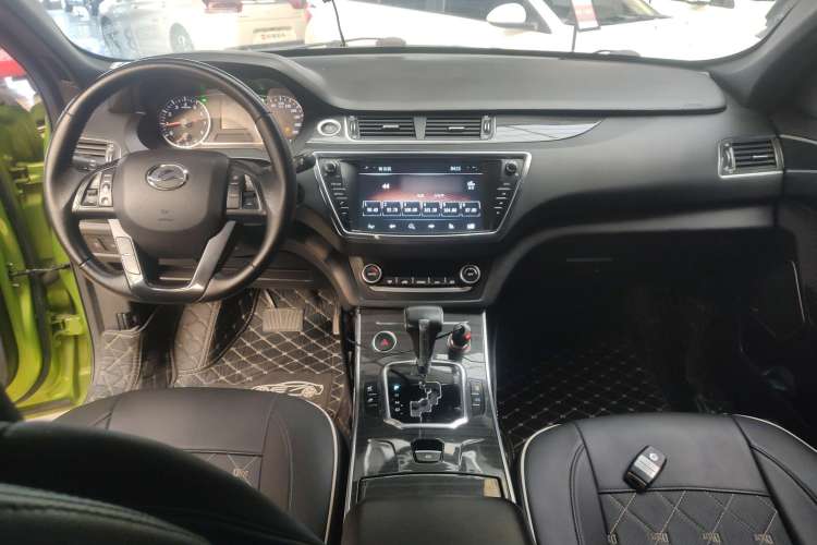 Used Land X7 2015 2.0T Panoramic Luxury Edition Center Console