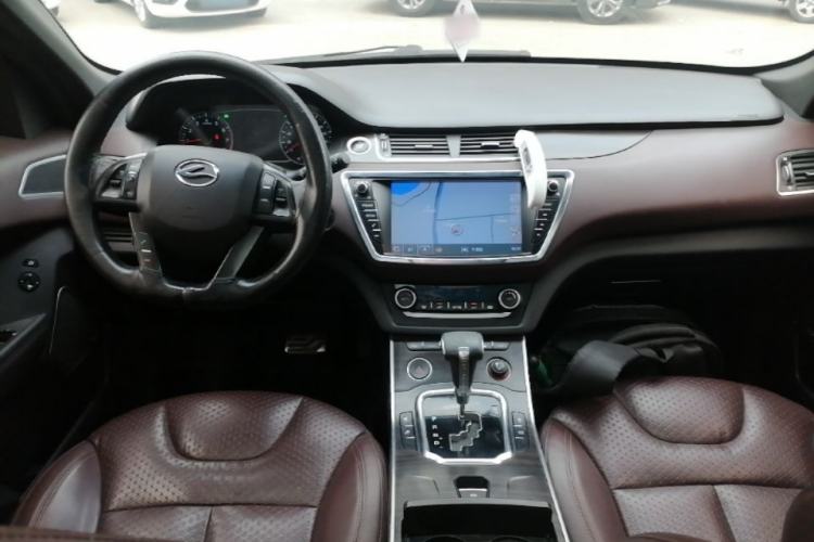 Used Land X7 2015 2.0T Panoramic Prestige Edition Center Console