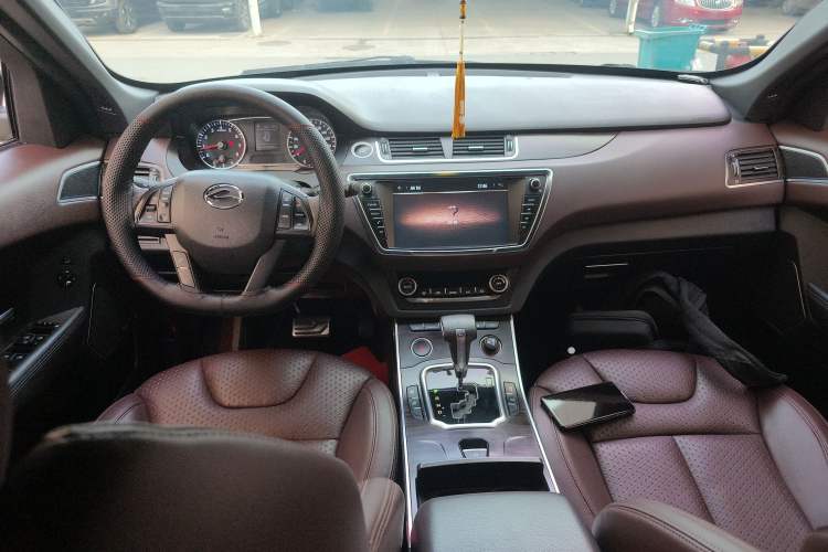 Used Land X7 2015 2.0T Panoramic Prestige Edition Center Console