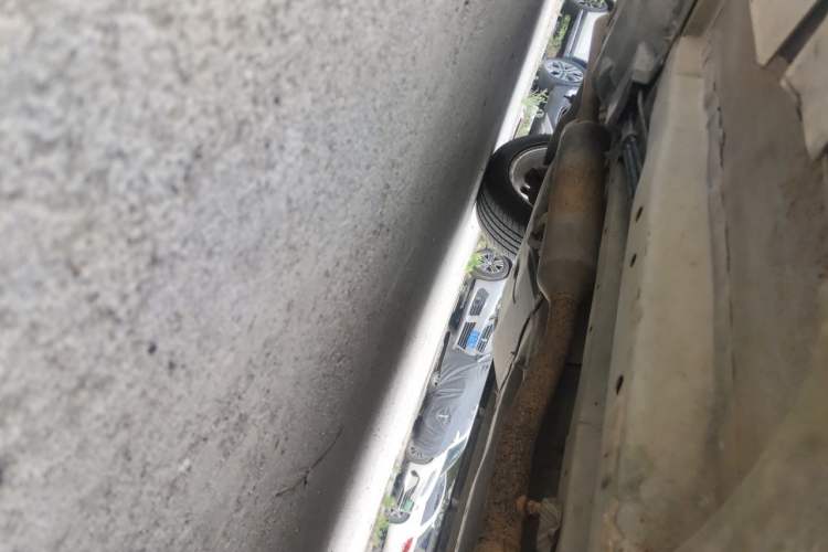 Used Land X7 2015 2.0T Panoramic Luxury Edition Chassis Front Right