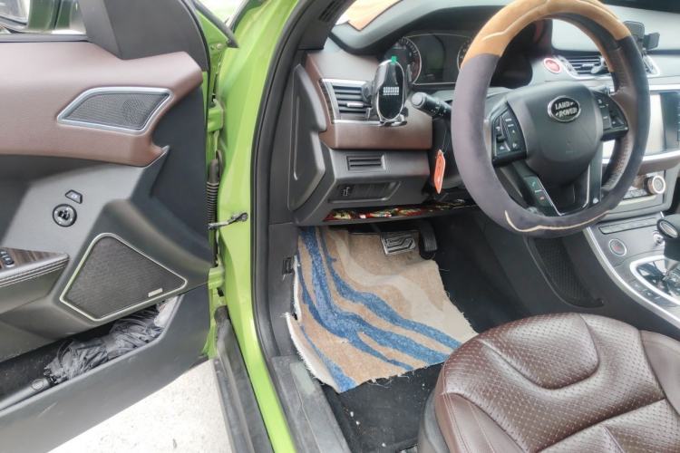 Used Land X7 2015 2.0T Panoramic Luxury Edition Driver Seat