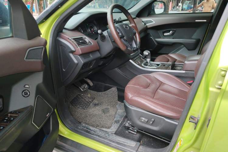 Used Land X7 2015 2.0T Panoramic Prestige Edition Driver Seat