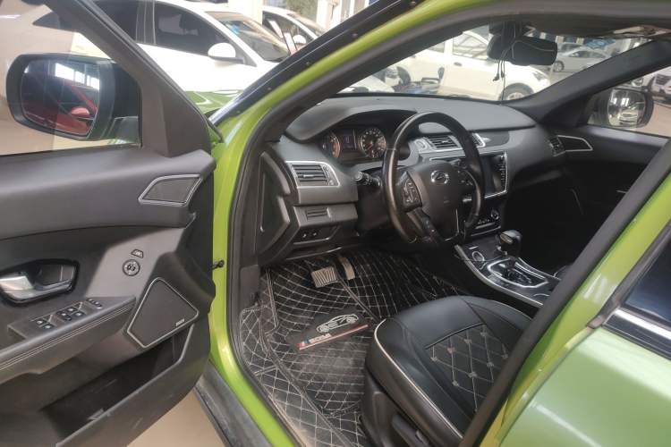 Used Land X7 2015 2.0T Panoramic Luxury Edition Driver Seat