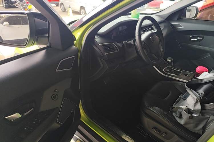 Used Land X7 2015 2.0T Panoramic Prestige Edition Driver Seat