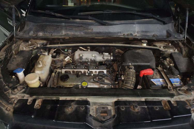 Used Land X7 2015 2.0T Panoramic Prestige Edition Engine Bay