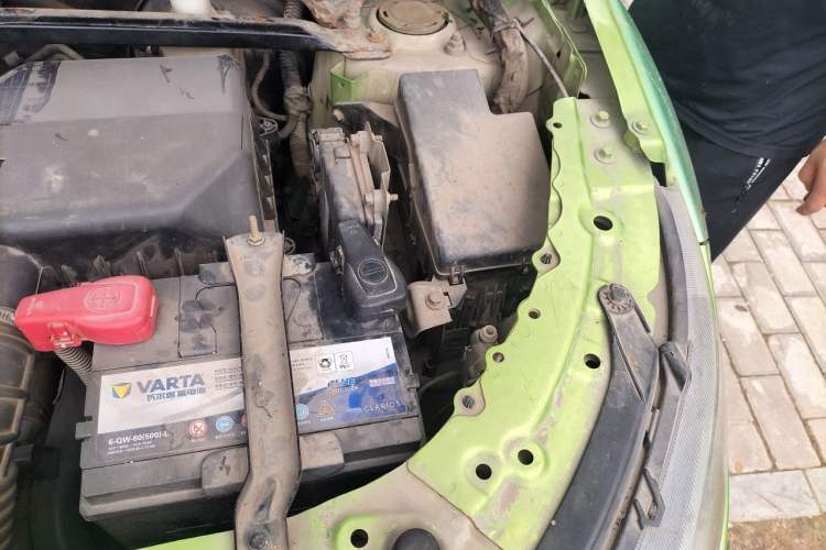 Used Land X7 2015 2.0T Panoramic Prestige Edition Engine Bay Left