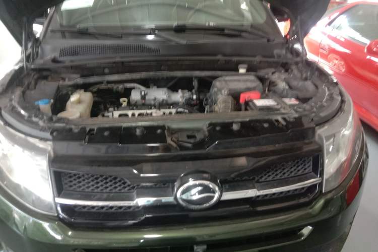 Used Land X7 2015 2.0T Panoramic Prestige Edition Engine Bay