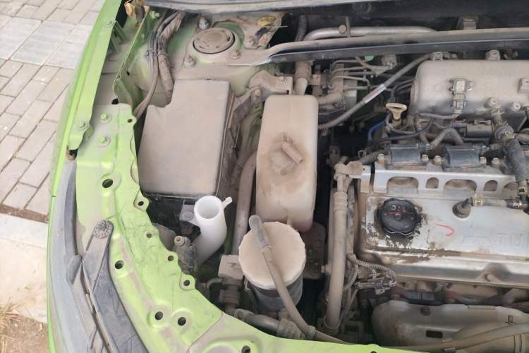 Used Land X7 2015 2.0T Panoramic Prestige Edition Engine Bay Right