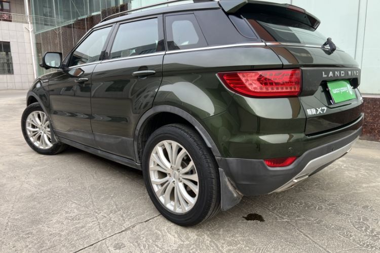 Used Land X7 2015 2.0T Panoramic Prestige Edition Exterior 4