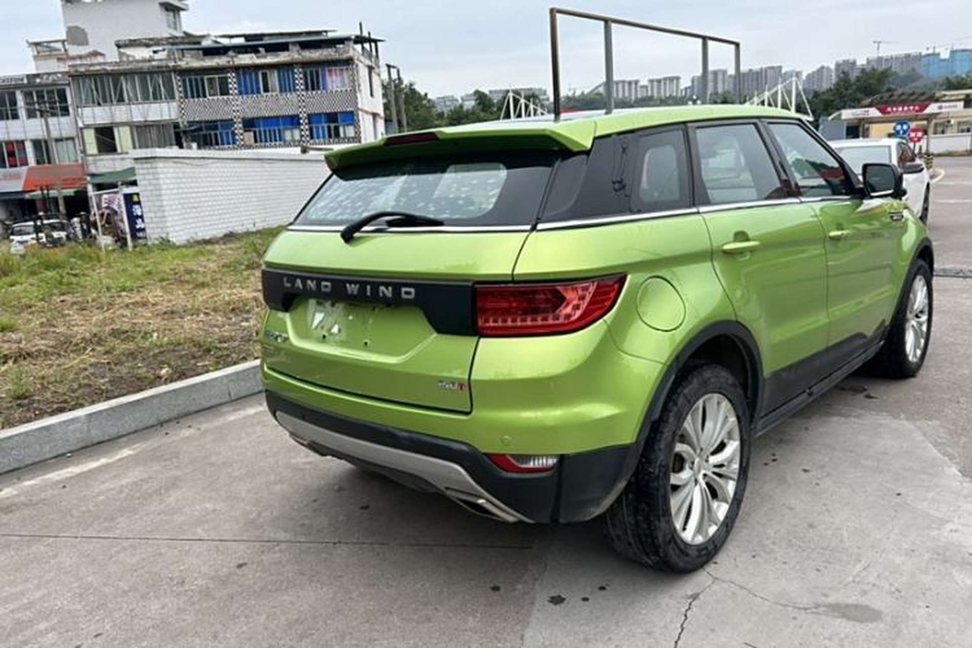 Used Land X7 2015 2.0T Panoramic Prestige Edition Exterior 4