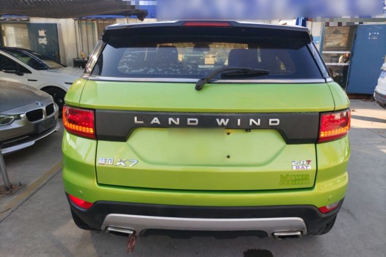 Used Land X7 2015 2.0T Panoramic Prestige Edition Exterior 4