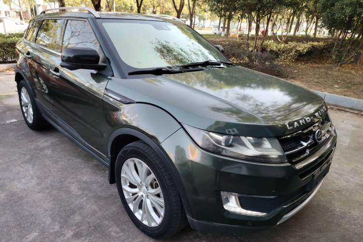 Used Land X7 2015 2.0T Panoramic Prestige Edition Front Right 45 Deg