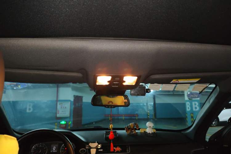 Used Land X7 2015 2.0T Panoramic Prestige Edition Headliner
