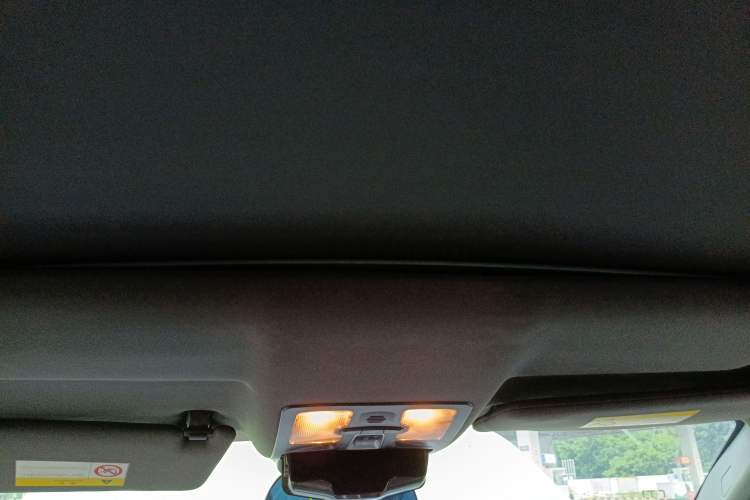 Used Land X7 2015 2.0T Panoramic Prestige Edition Headliner