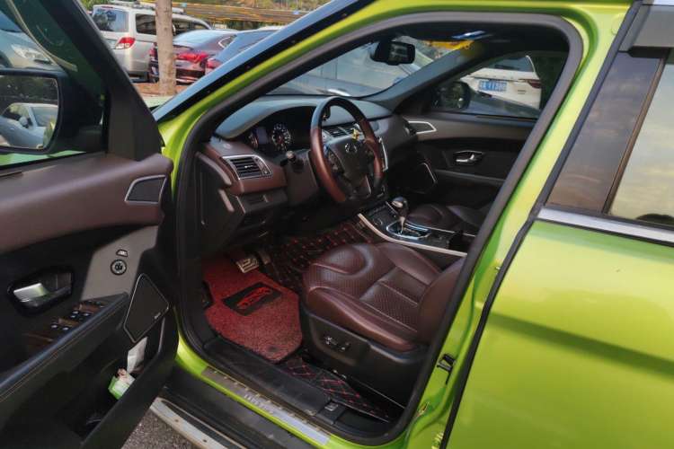 Used Land X7 2015 2.0T Panoramic Prestige Edition Interior 1