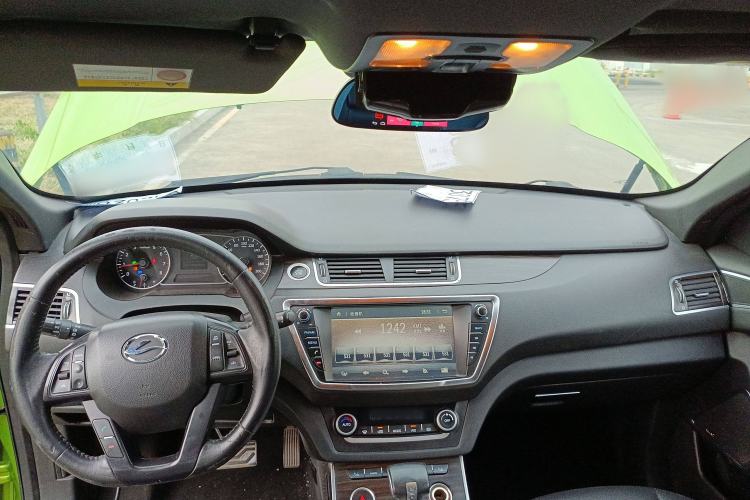 Used Land X7 2015 2.0T Panoramic Prestige Edition Interior 2