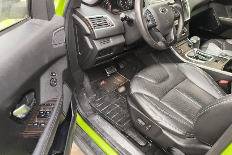 Used Land X7 2015 2.0T Panoramic Prestige Edition Interior 3