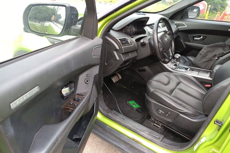Used Land X7 2015 2.0T Panoramic Prestige Edition Interior 3