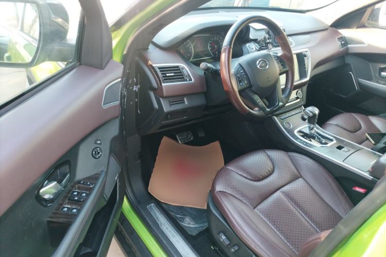 Used Land X7 2015 2.0T Panoramic Prestige Edition Interior 3