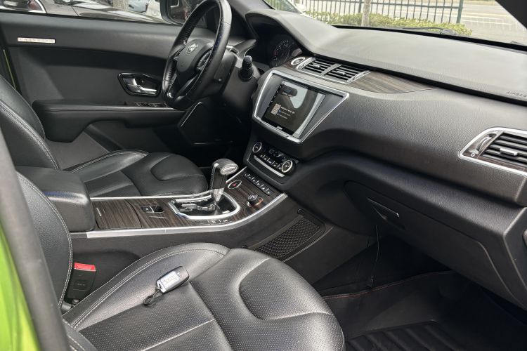 Used Land X7 2015 2.0T Panoramic Flagship Edition Interior 4