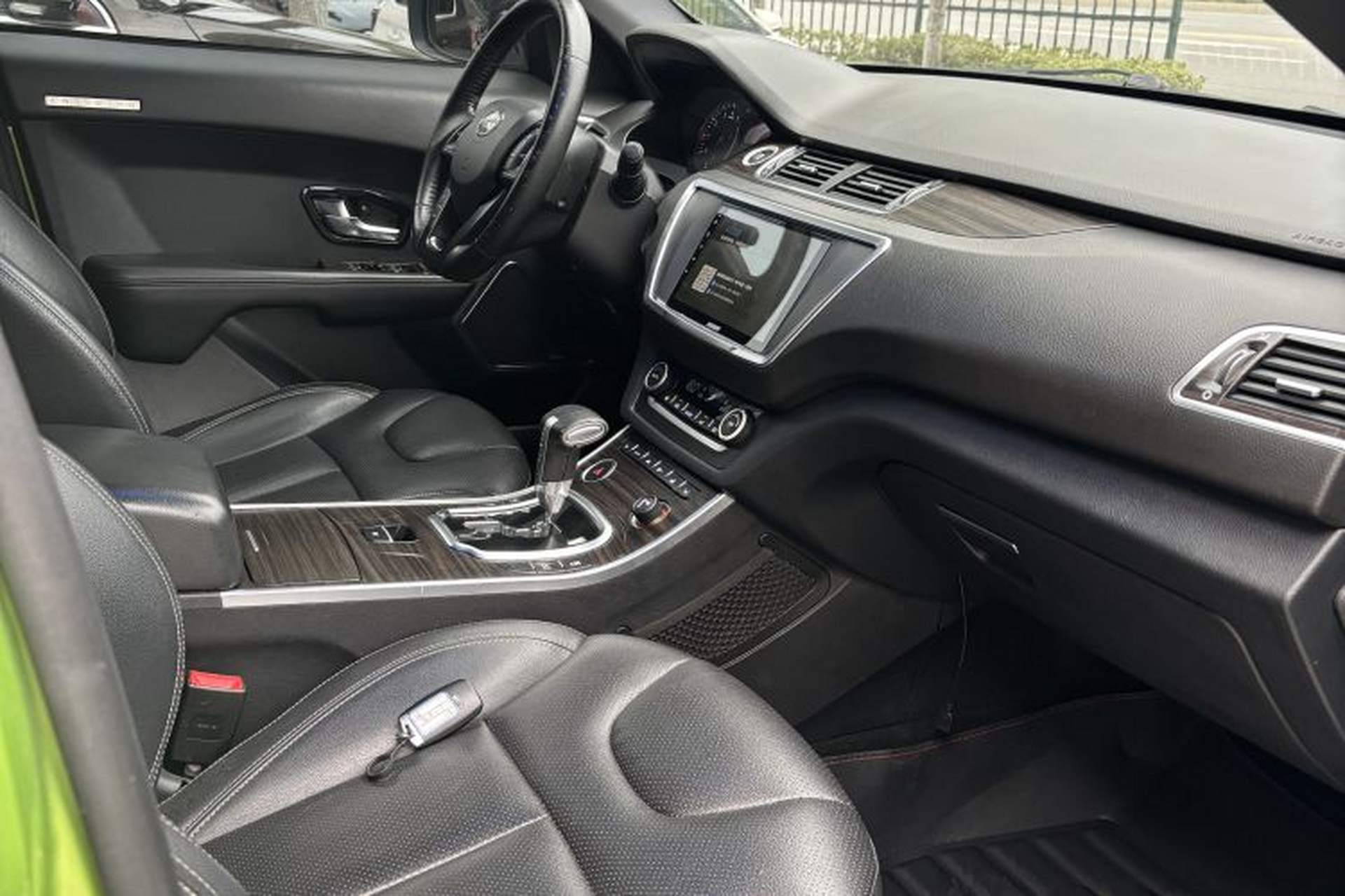 Used Land X7 2015 2.0T Panoramic Flagship Edition Interior 4