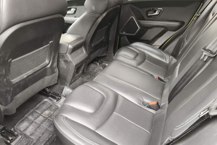 Used Land X7 2015 2.0T Panoramic Prestige Edition Interior 4