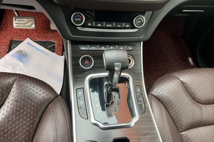 Used Land X7 2015 2.0T Panoramic Prestige Edition Interior 4