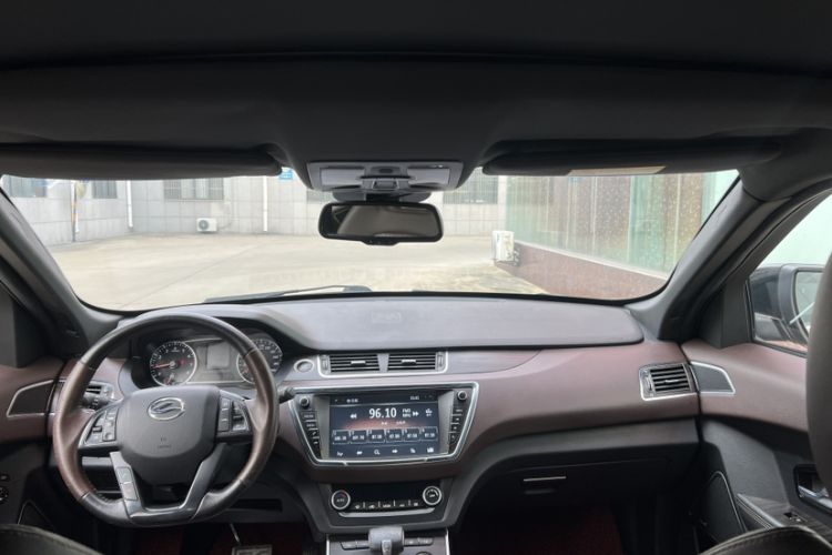 Used Land X7 2015 2.0T Panoramic Prestige Edition Interior 5