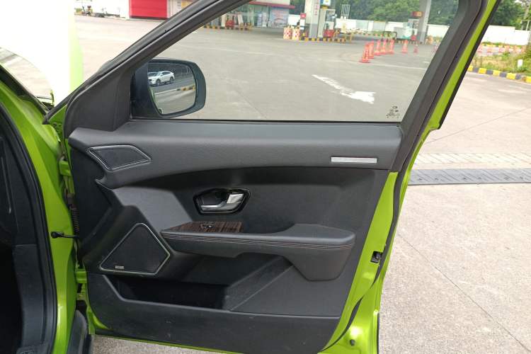 Used Land X7 2015 2.0T Panoramic Prestige Edition Interior 5