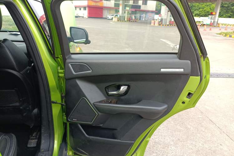 Used Land X7 2015 2.0T Panoramic Prestige Edition Interior 6