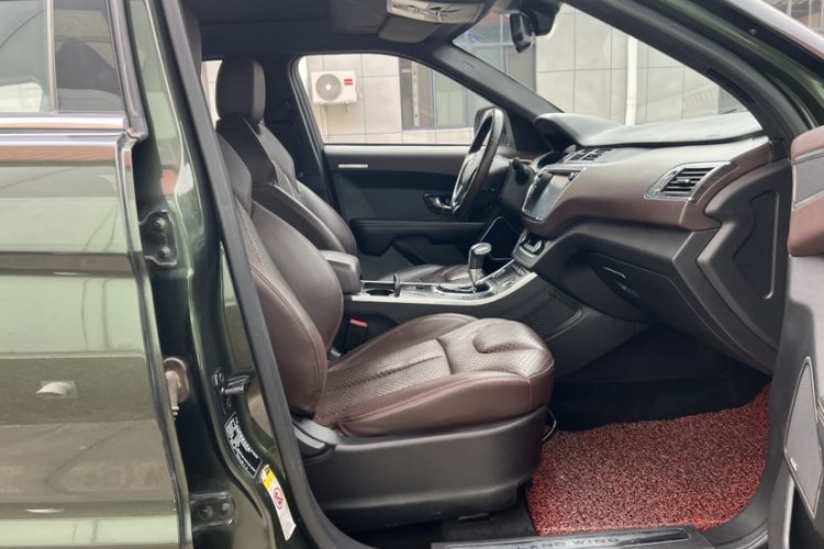 Used Land X7 2015 2.0T Panoramic Prestige Edition Interior 7