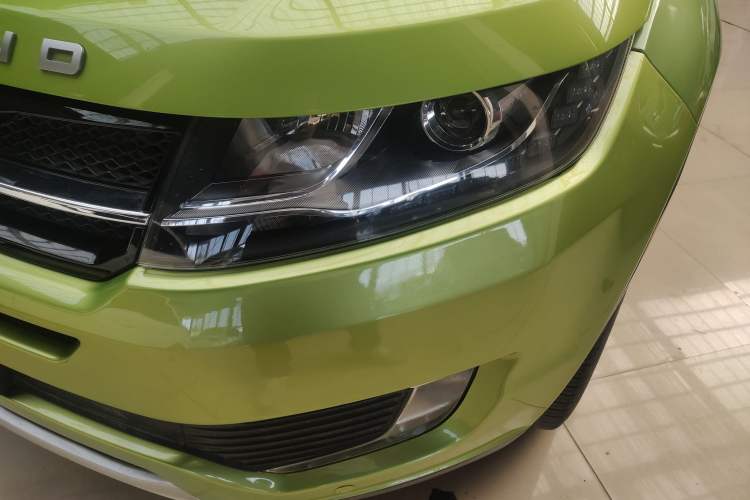 Used Land X7 2015 2.0T Panoramic Luxury Edition Left Front Headlight