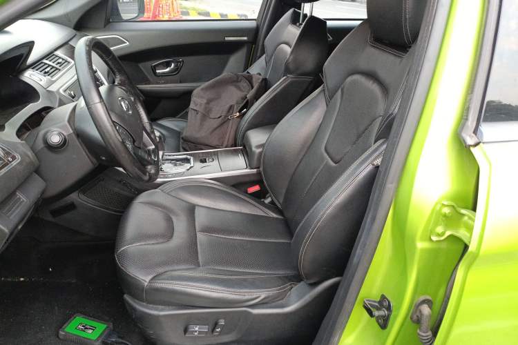 Used Land X7 2015 2.0T Panoramic Prestige Edition Left Front Seat