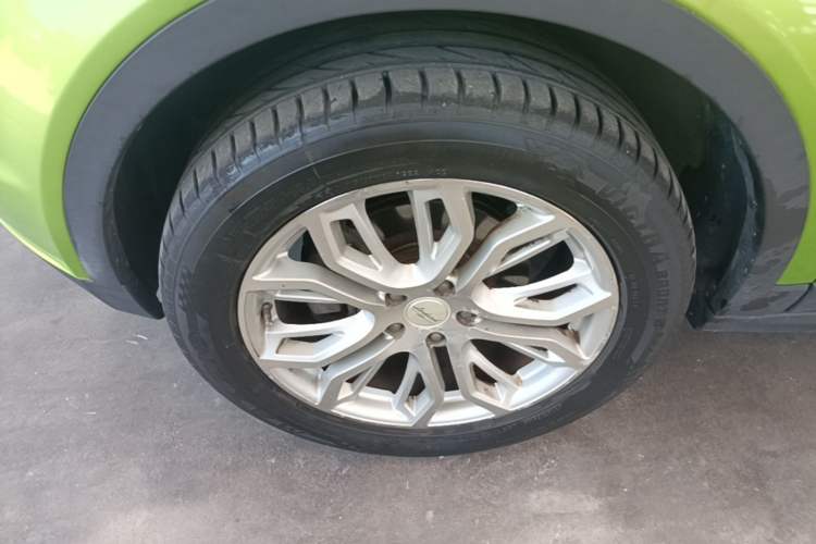 Used Land X7 2015 2.0T Panoramic Prestige Edition Left Front Wheel Hub