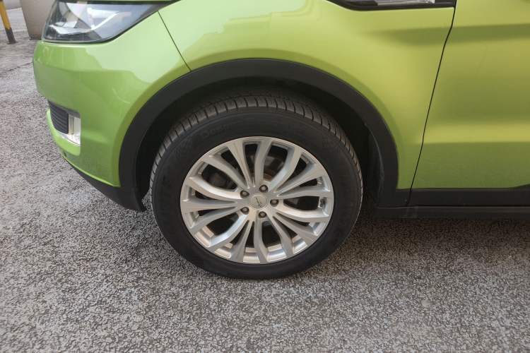 Used Land X7 2015 2.0T Panoramic Prestige Edition Left Front Wheel Hub