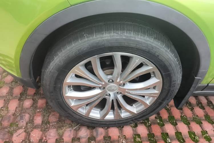Used Land X7 2015 2.0T Panoramic Prestige Edition Left Front Wheel Hub