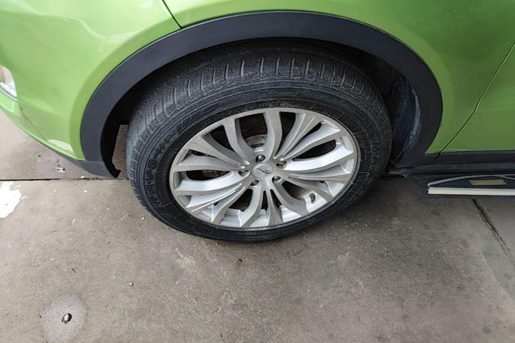 Used Land X7 2015 2.0T Panoramic Prestige Edition Left Front Wheel Hub