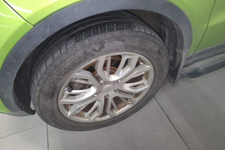 Used Land X7 2015 2.0T Panoramic Prestige Edition Left Front Wheel Hub
