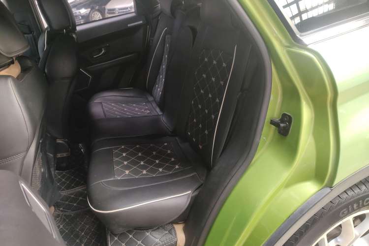 Used Land X7 2015 2.0T Panoramic Luxury Edition Left Rear Seat