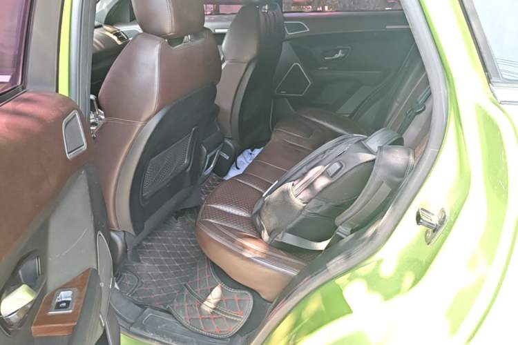 Used Land X7 2015 2.0T Panoramic Luxury Edition Left Rear Seat