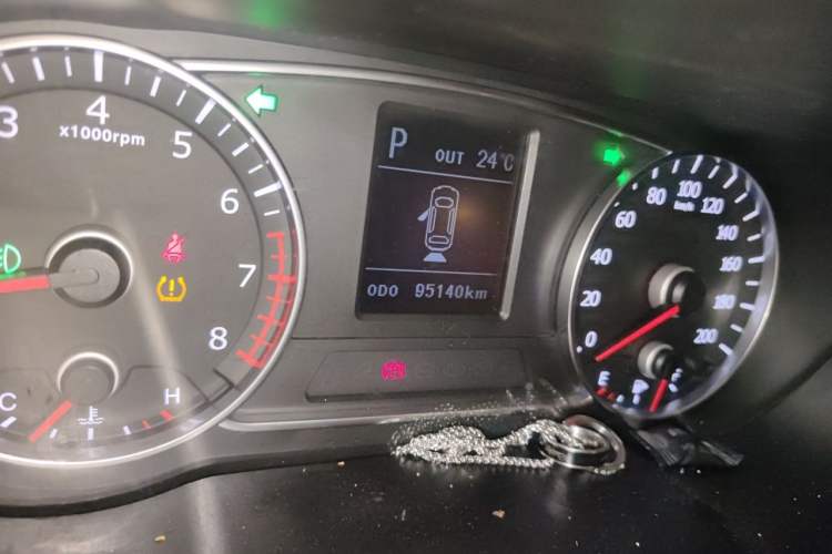 Used Land X7 2015 2.0T Panoramic Flagship Edition Odometer Close Up