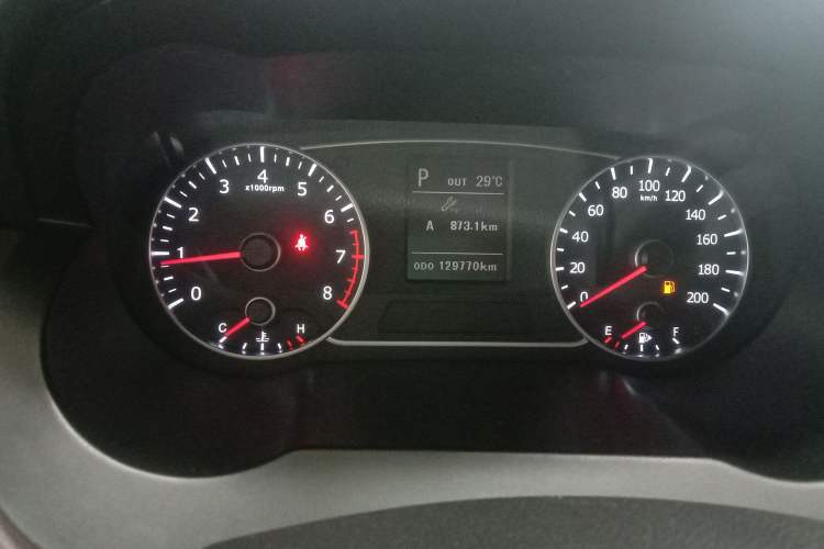 Used Land X7 2015 2.0T Panoramic Prestige Edition Odometer Close Up