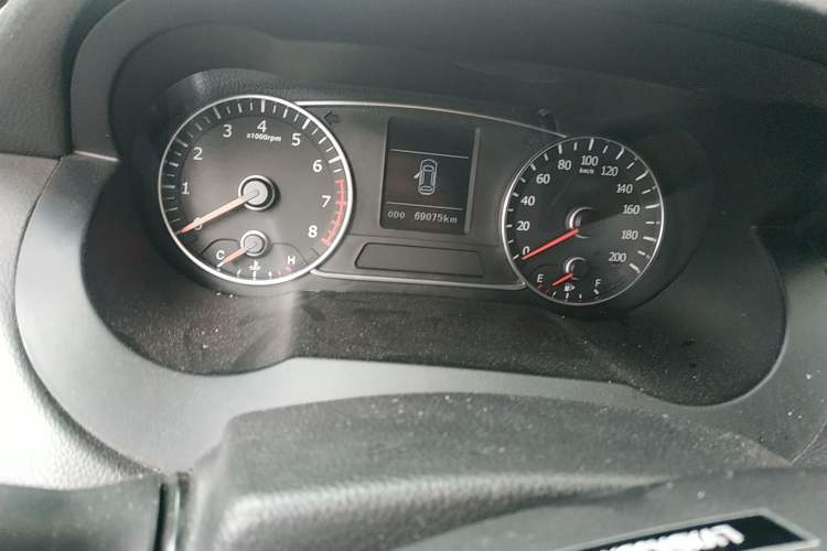 Used Land X7 2015 2.0T Panoramic Flagship Edition Odometer Close Up
