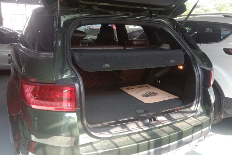 Used Land X7 2015 2.0T Panoramic Prestige Edition Rear