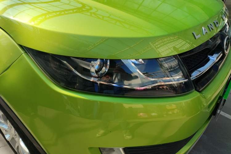 Used Land X7 2015 2.0T Panoramic Luxury Edition Right Front Headlight
