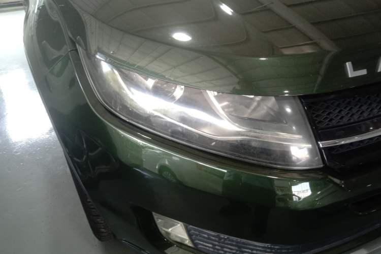 Used Land X7 2015 2.0T Panoramic Prestige Edition Right Front Headlight