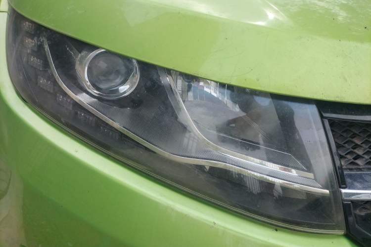 Used Land X7 2015 2.0T Panoramic Prestige Edition Right Front Headlight