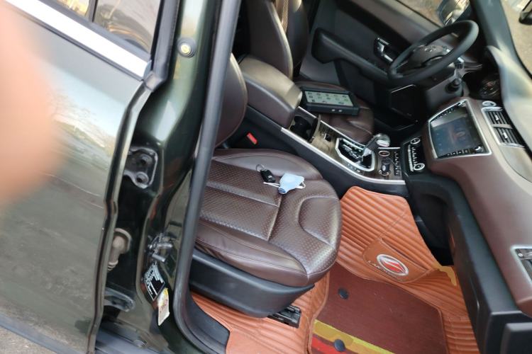 Used Land X7 2015 2.0T Panoramic Prestige Edition Right Front Seat
