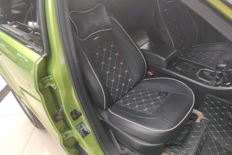 Used Land X7 2015 2.0T Panoramic Luxury Edition Right Front Seat