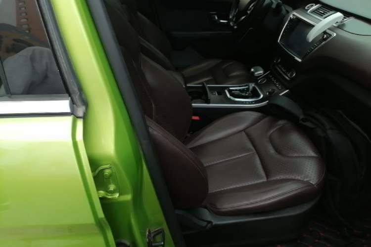 Used Land X7 2015 2.0T Panoramic Prestige Edition Right Front Seat